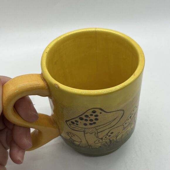 Vintage Retro 70s Hand Painted Pottery Mushroom Mug Cup Planter Pot As-Is - Picture 5 of 9